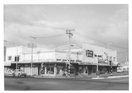 Oxford & Queen Sts. intersection, north-east corner, 1969