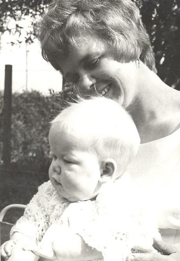 Baby Show winner - Jodi Maree Gullery (7 months) & mother - Resource cover image