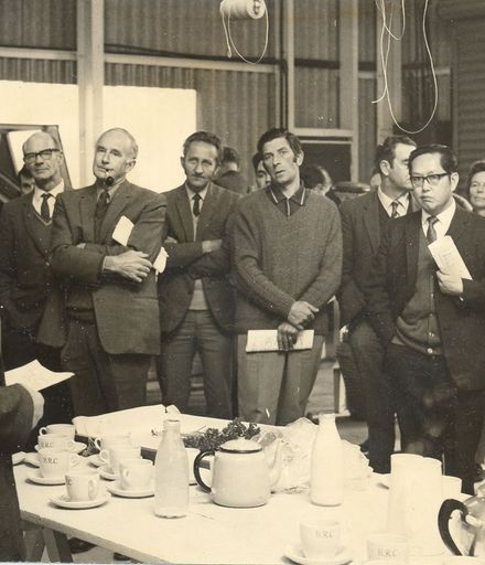 Flower growers visit Levin Hort. Research Centre, 1971