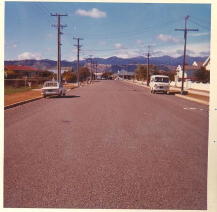 Kings Drive reconstruction 1972. - Resource cover image