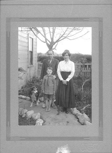Hughes Family Portrait (outdoors)