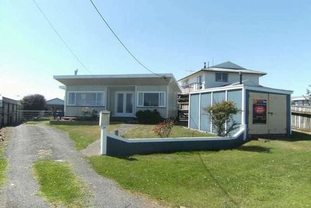 17 Andresen Street, Foxton Beach - Resource cover image