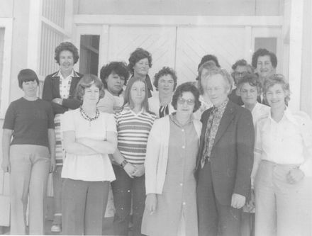 Staff group - 14 women with Mr Foxton, 22 December 1977