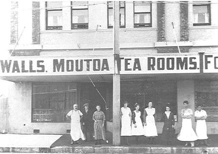 Walls Moutoa Tea Rooms Staff