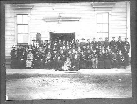 Methodist Church group (at Century Hall), 1917
