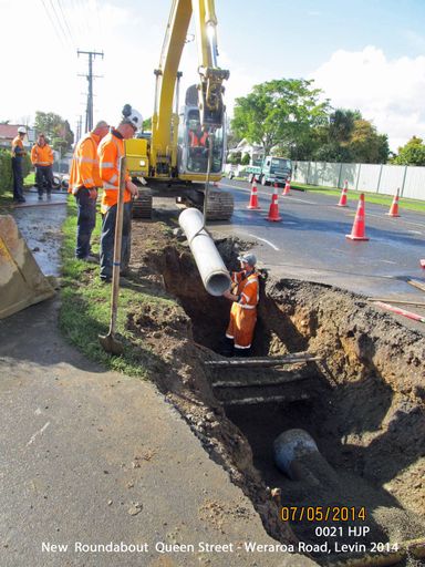 New  Roundabout  Queen Street - Weraroa Road Levin 2014_0021