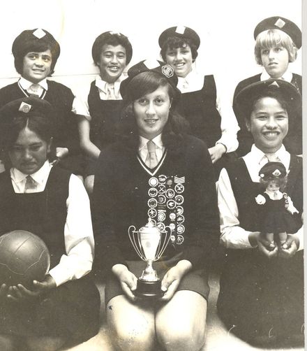 Senior Poroutawhao Every Girl's basketball team, 1969
