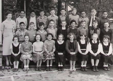 Poroutawhao School Standards 2-3 Class Photo 1959