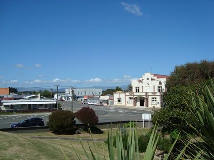Foxton Town Hall and Manawatu Hotel in 2010 - Resource cover image