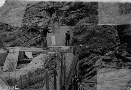 Another view of pouring concrete at No.2 Dam, Mangahao, 1936