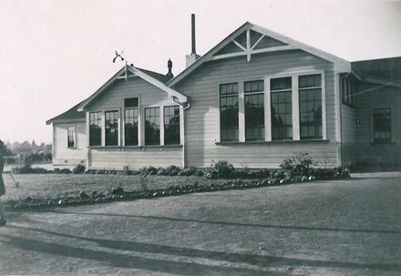 Shannon School Jubilee 1939 The School First Room - Resource cover image