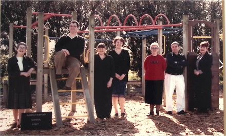 Poroutawhao School Staff Photo 2002