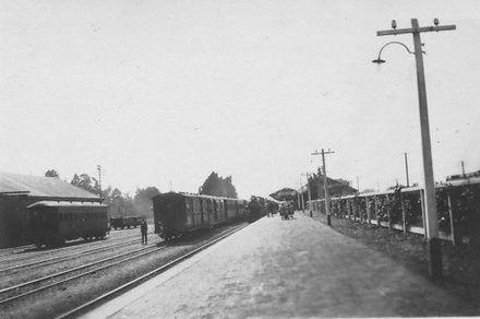 Unidentified railway station, platform & yards, 1927 or 1928