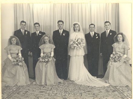 Wedding party - Dorothy (nee Ransom) and John Schofield, 1948 - Resource cover image