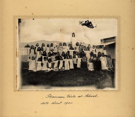 Shannon Girls at school, c.1901