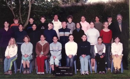 Poroutawhao School Senior Class Photo 2003