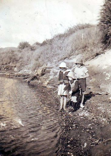 Alistair Brown with John & Annette Mitchell at Waikanae River