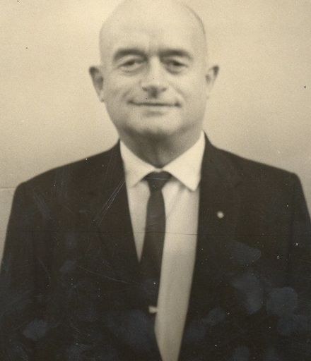 Mr Brown, manager Bank of N.Z., Shannon