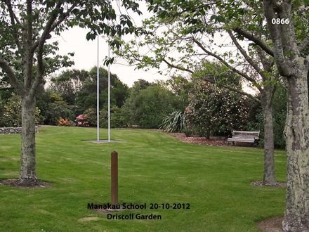 IMG_0866 Manakau School 20-10-2012 Driscoll Garden