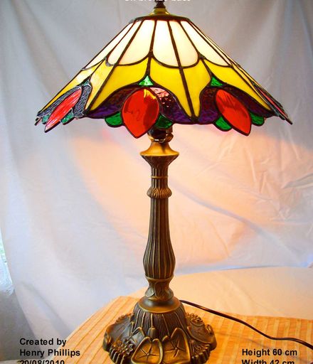Regal stained glass table lamp