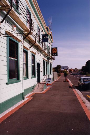 Albion Hotel, Shannon.