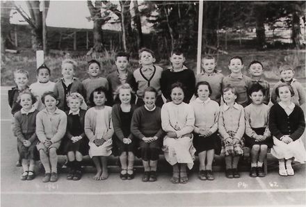 Poroutawhao School Primer 4-Standard 2 Class Photo 1961