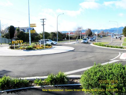 HJP 0007 New Roundabout  Queen Street Wearoa Road Levin  22-7-2015 - Resource cover image