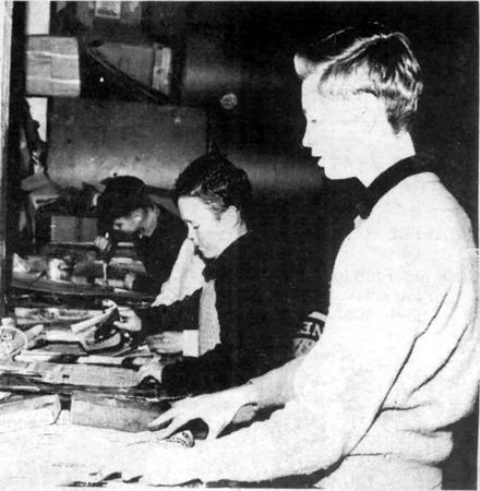 Paperboys from The Chronicle in 1964 - Resource cover image