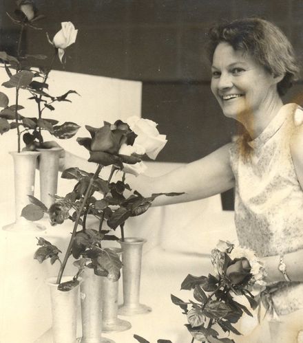 Miss Gordon, exhibitor at Rose Society's 5th annual show - Resource cover image