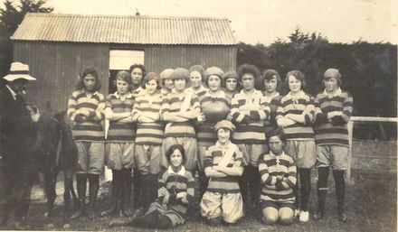 The Levin Girls Football team.