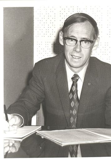 Mr Berry, member, Pharmaceutical Society of N.Z.