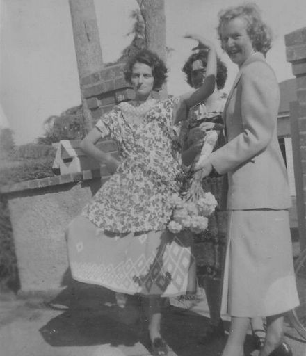 Jean & Moira Cameron with Maureen at front gate, 1950's (?)