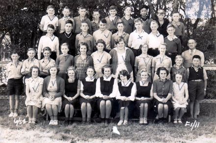Class photo of Form 1 & 2 pupils (unidentified), Shannon School, 1952