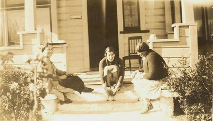 Nell Plaster, Jean and Mum. - Resource cover image