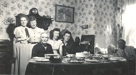 Mrs Lett' s fathers family in California, America. - Resource cover image