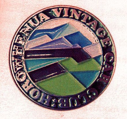 Horowhenua Vintage car club insigna_edited-1