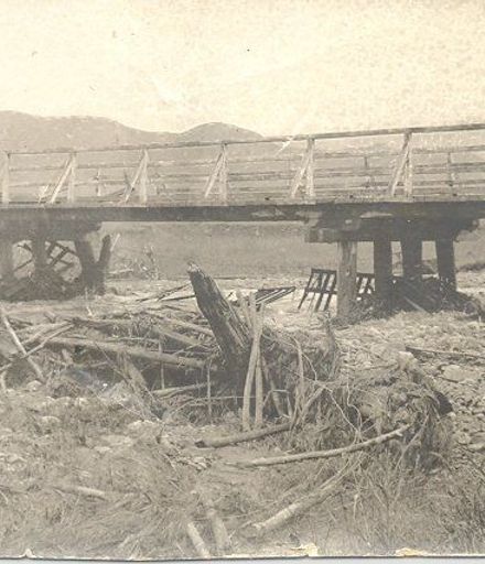 Waikawa Bridge (on main road) after flood, 1922