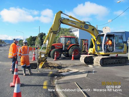 New Roundabout QueenSt - Weraroa Rd. Levin_0070