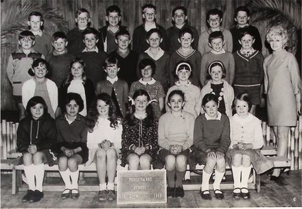 Poroutawhao School Standards 3-4 Class Photo 1969