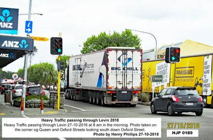 HJP 0189  Heavy Traffic passing through Levin 27-10-2018