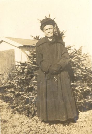A lady in black. - Resource cover image