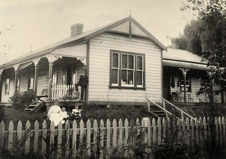 "Silkworth" Home of M E Robinson