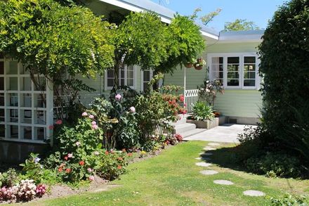 8 Edinburgh Street, Levin - Resource cover image