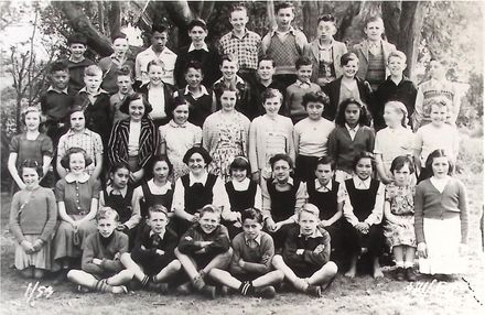 Poroutawhao School Senior Class Photo1953