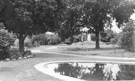 Levin Public Gardens & War Memorial