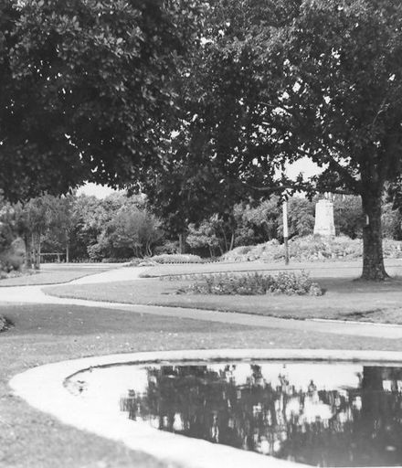 Levin Public Gardens & War Memorial