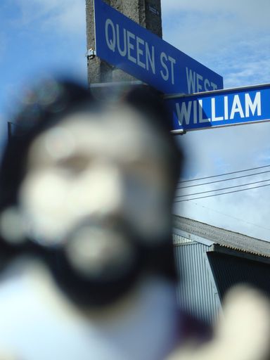 Clue 8 : Corner of Wiliam and Queen Streets.