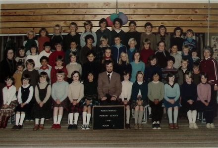 Poroutawhao School Standards 1-4 Class Photo 1981 - Resource cover image