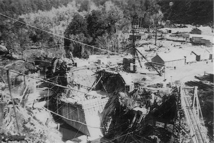 Another view of construction of Upper Mangahao Dam (?), 1923
