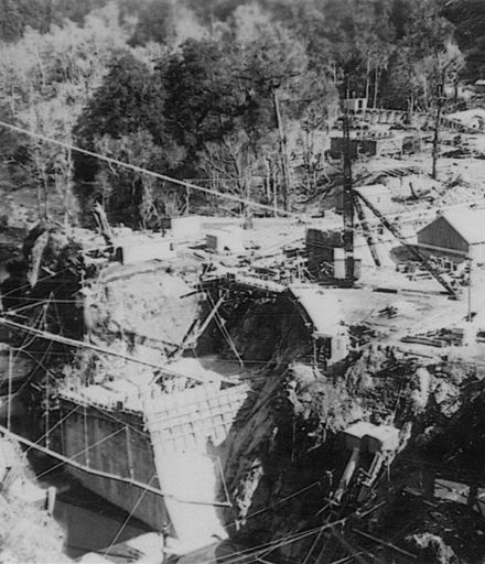 Another view of construction of Upper Mangahao Dam (?), 1923